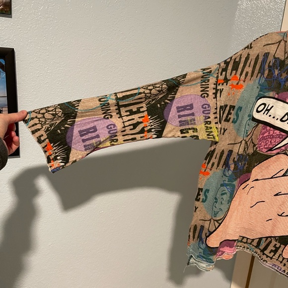 Printed artworks tee size small - Picture 3 of 5